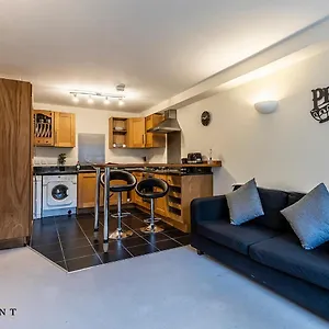 https://onpoint-apartments-2-bedroom-apartment-in-superb-location.hotelsin-nottingham.com